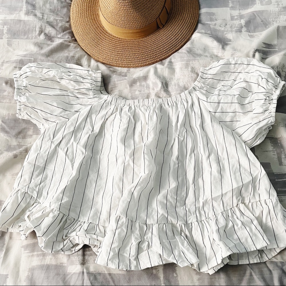 Women’s Striped Cropped Blouse